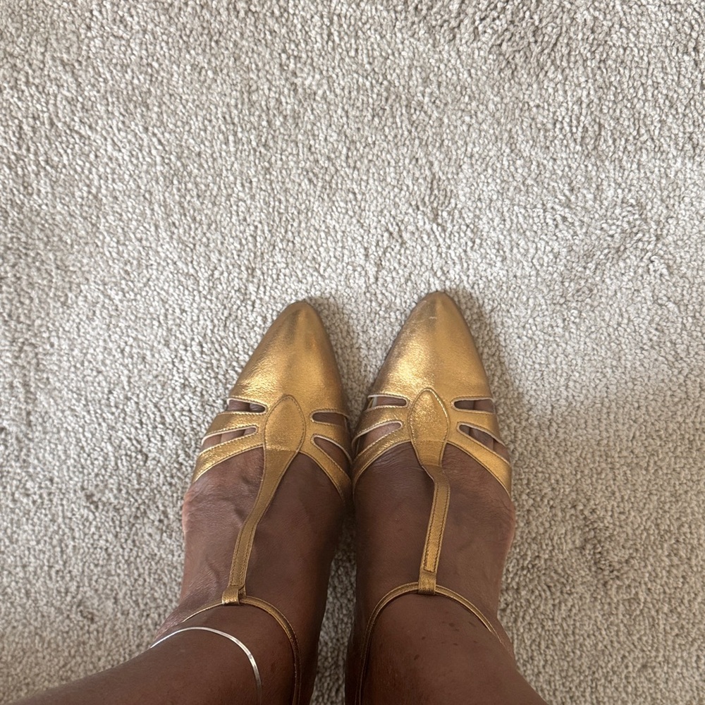 Elegant Gold Women's Shoes